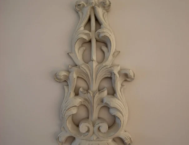 Ornement décoratif style baroque chambre d'hôtes charme Domaine de Champouteau