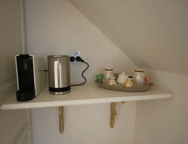 Machine à café Nespresso et service thé chambre d'hôtes Domaine de Champouteau
