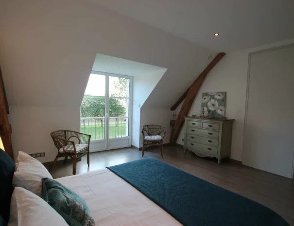 chambre familiale spacieuse du gîte La Bergerie Domaine de Champouteau